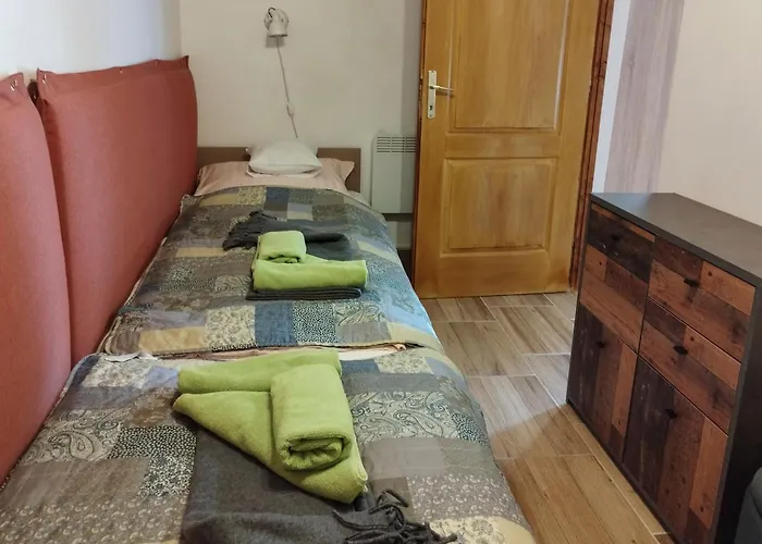 Demetrovics Udvarhaz Апартаменты Эгер