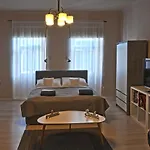 Demetrovics Udvarház Appartamento