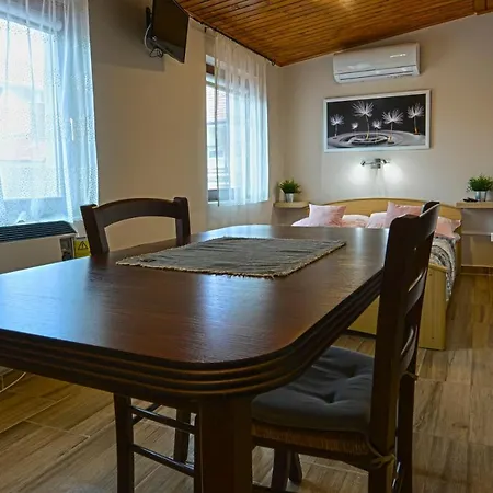 Demetrovics Udvarház