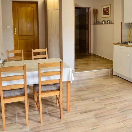 Demetrovics Udvarház Apartman Eger