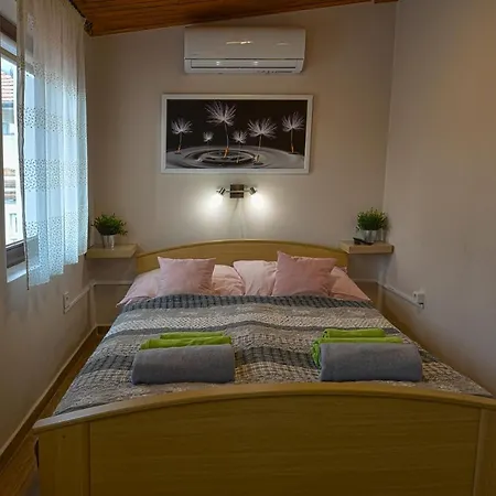 Demetrovics Udvarház Apartman