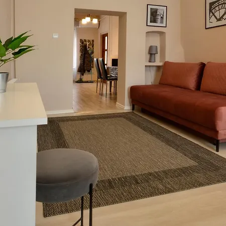 Demetrovics Udvarház Apartman Eger