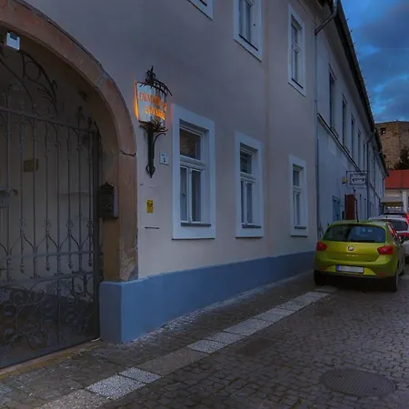 Demetrovics Udvarhaz *