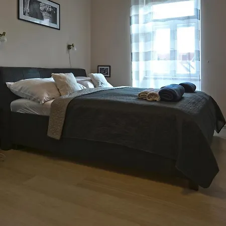 Demetrovics Udvarhaz Apartment Erlau