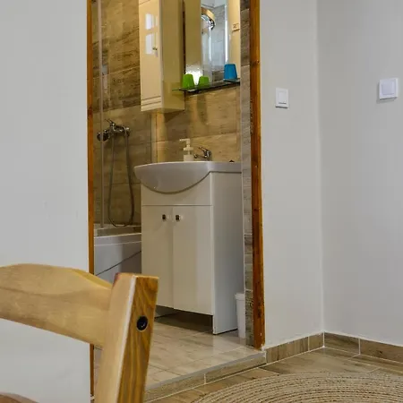 Demetrovics Udvarház Apartman *