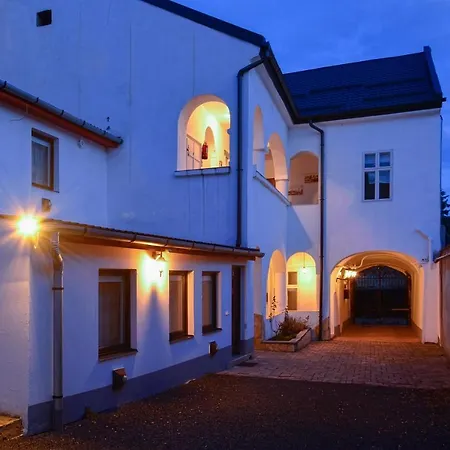 Apartman Demetrovics Udvarház *