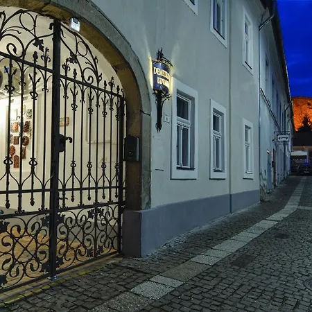 Demetrovics Udvarhaz Erlau