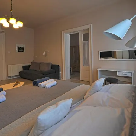 Demetrovics Udvarház Eger