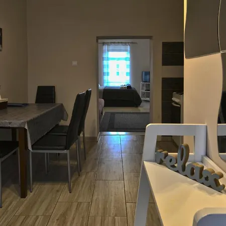 Demetrovics Udvarház *