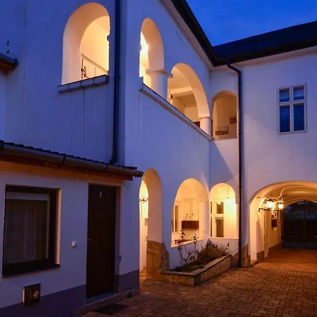 Demetrovics Udvarház Eger