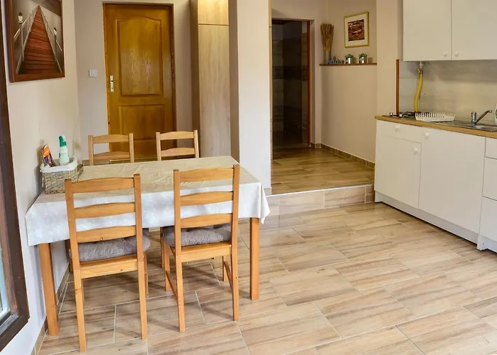 Demetrovics Udvarhaz Apartment Erlau