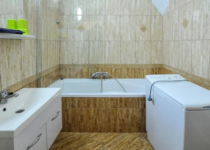 Demetrovics Udvarház Apartman *