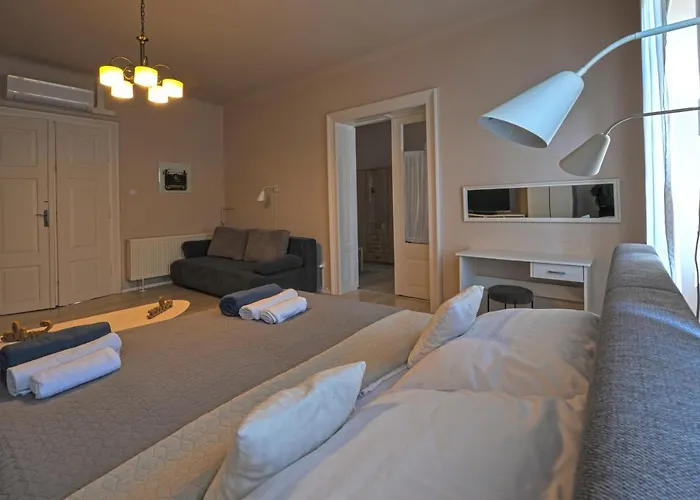 Demetrovics Udvarház Eger