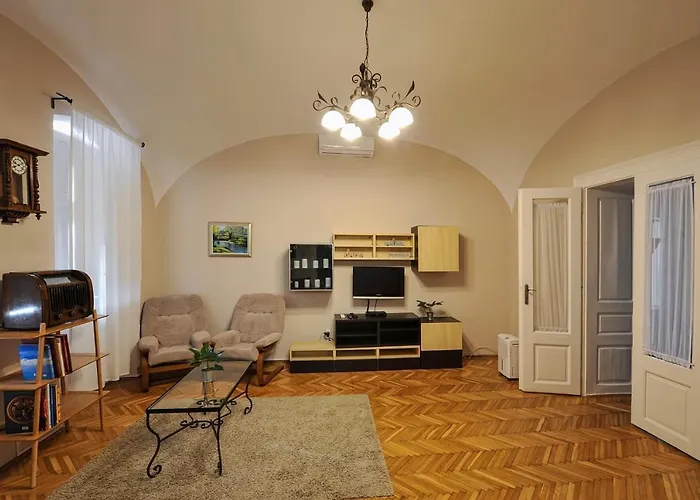 Demetrovics Udvarház Eger