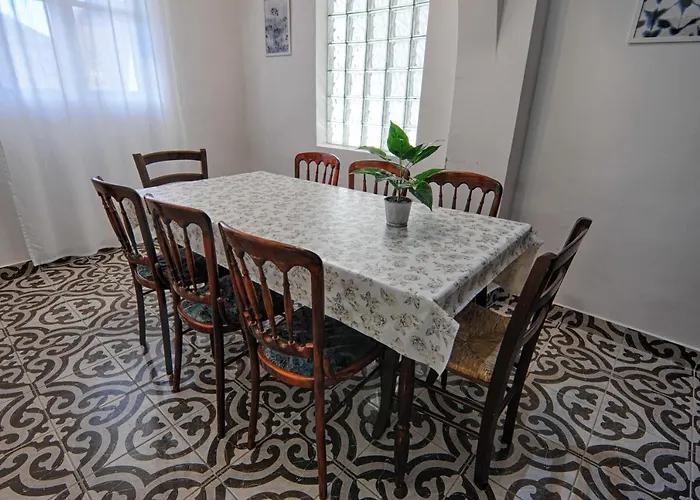 Demetrovics Udvarház * Eger